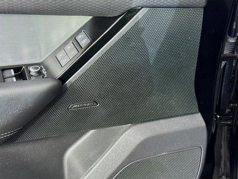 Used 2020 Land Rover Range Rover Velar R-Dynamic S image 21