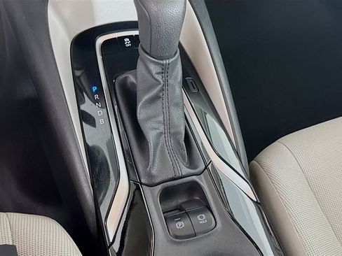 Used 2021 Toyota Corolla LE FWD image 22