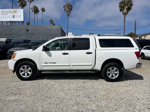 Used 2014 Nissan Titan SV w/ SV Value Truck Package AWD/4WD image 8