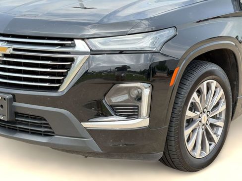Used 2023 Chevrolet Traverse Premier FWD image 11
