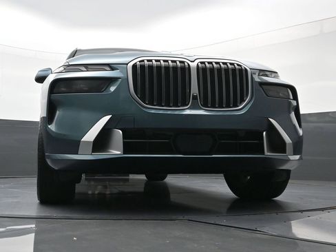 Used 2025 BMW X7 xDrive40i AWD/4WD image 24