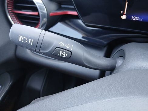 Used 2026 Chevrolet Trax RS w/ Sunroof Package FWD image 28