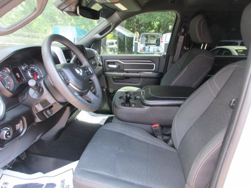 Used 2025 RAM 2500 Big Horn AWD/4WD image 13