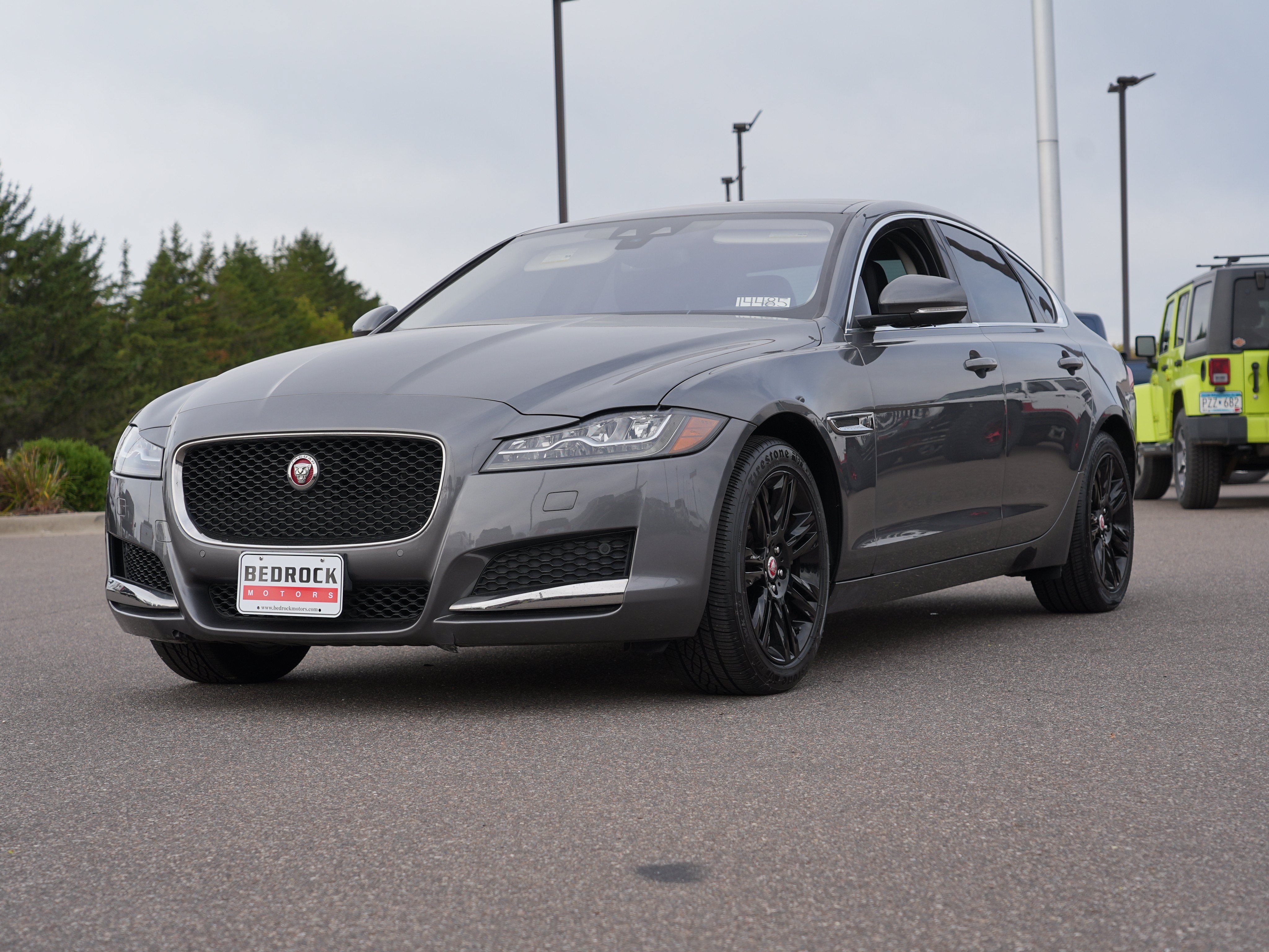 Used 2018 Jaguar XF Premium AWD/4WD image 7