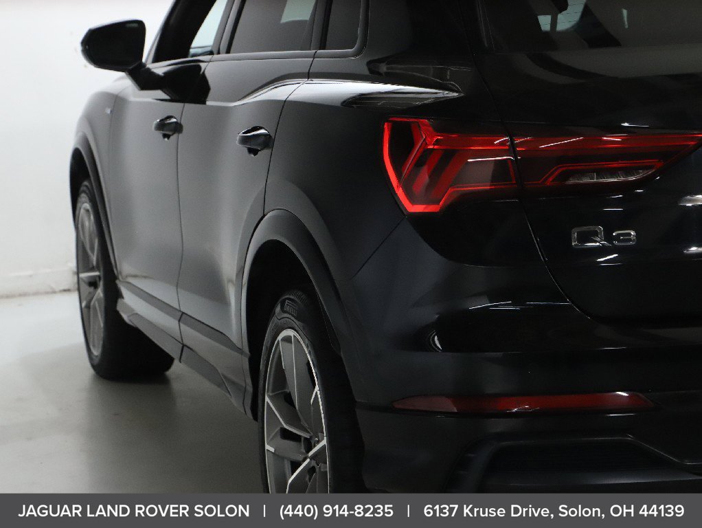 Used 2022 Audi Q3 2.0T Premium w/ Black Optic Sport Package AWD/4WD image 6