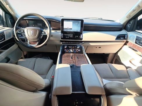 Used 2020 Lincoln Navigator L Reserve w/ Luxury Package AWD/4WD image 10