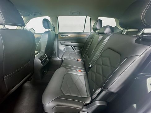 Used 2025 Volkswagen Atlas SE FWD image 27