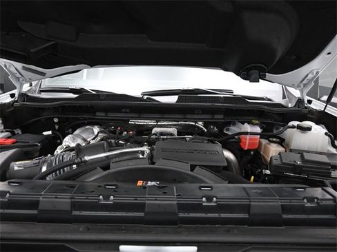 Used 2024 Chevrolet Silverado 2500 ZR2 w/ Technology Package image 38