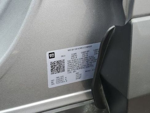 Certified 2025 Chevrolet Trax LS w/ LS Convenience Package FWD image 30