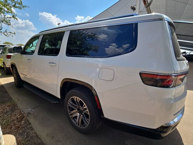 Used 2024 Jeep Wagoneer L Series II RWD image 3