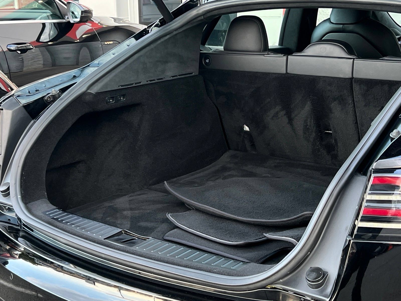 Used 2022 Tesla Model S Plaid AWD/4WD image 30