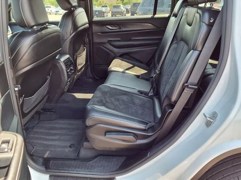 Used 2024 Jeep Grand Cherokee L Altitude image 26