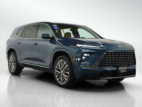 Used 2025 Buick Enclave Avenir w/ Super Cruise Package image 7