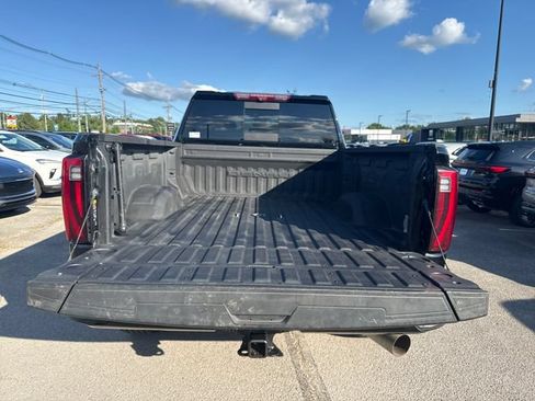 Used 2024 GMC Sierra 2500 Denali w/ Denali Reserve Package AWD/4WD image 9