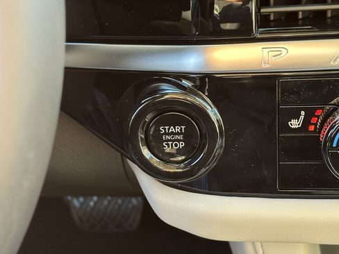 New 2026 Nissan Pathfinder SL image 17