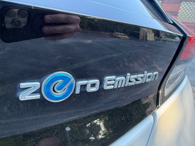Used 2018 Nissan Leaf SV w/ SV Technology Package FWD image 10