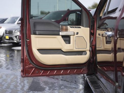 Used 2017 Ford F150 Lariat image 29