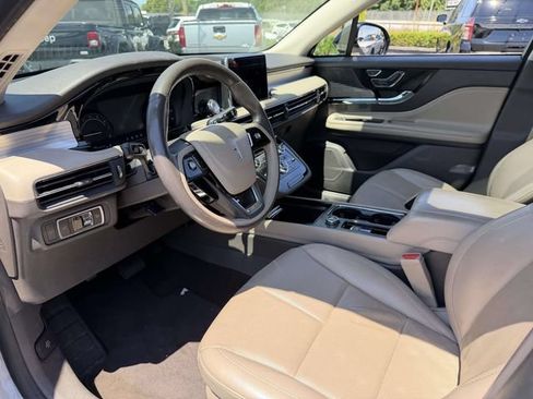 Used 2022 Lincoln Corsair AWD w/ Premium Package image 10