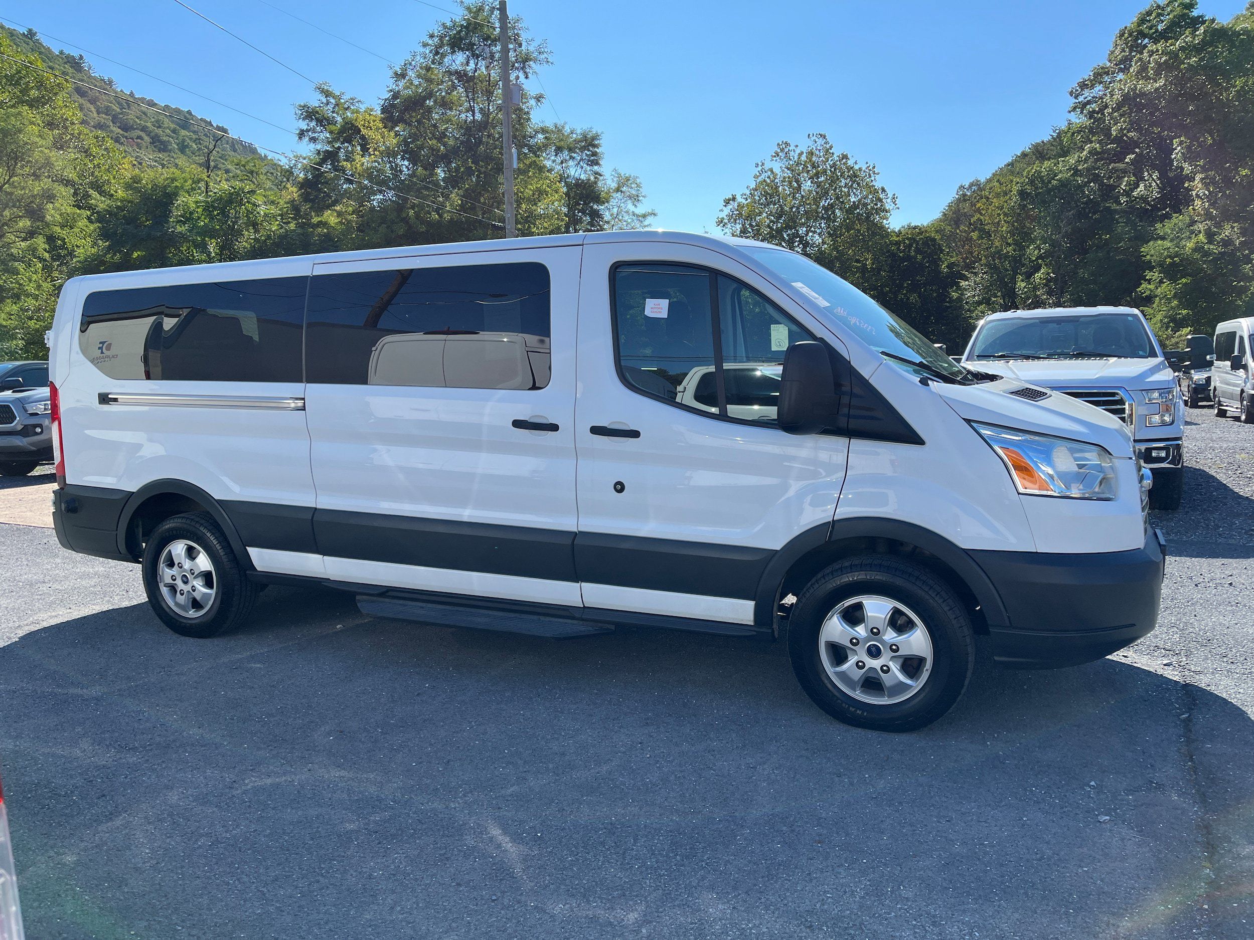 Used 2017 Ford Transit 350 XLT RWD image 5