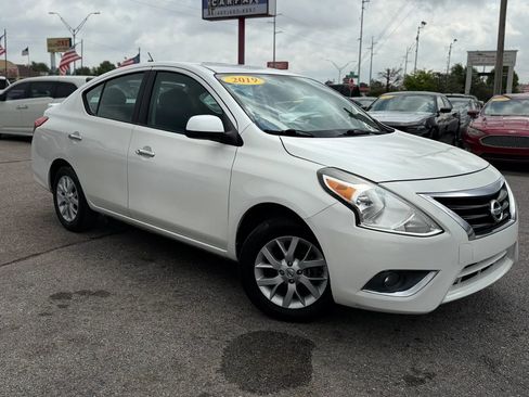 Used 2019 Nissan Versa SV w/ SV Special Edition Package image 3