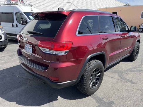 Used 2019 Jeep Grand Cherokee Laredo image 5