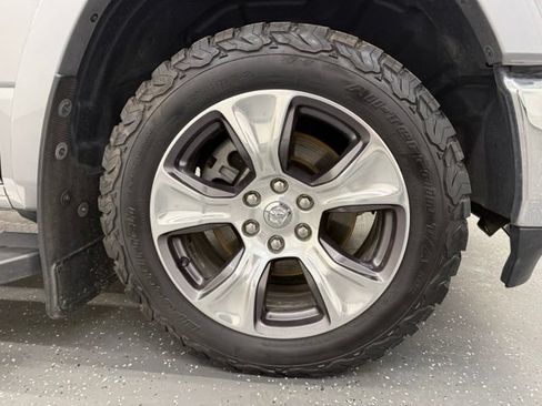 Used 2022 RAM 1500 Laramie AWD/4WD image 22
