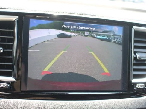 Used 2025 Chrysler Pacifica Select FWD image 19