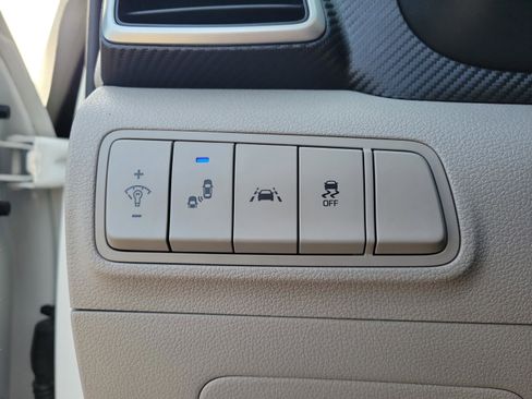 Used 2020 Hyundai Tucson Value w/ Cargo Package image 23