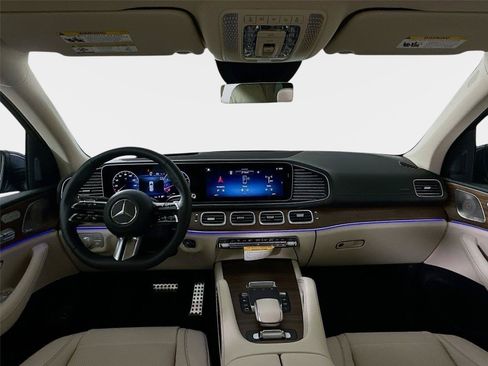 Certified 2026 Mercedes-Benz GLS 450 4MATIC image 29