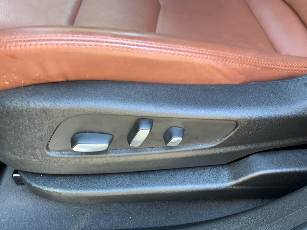 Used 2024 Cadillac XT5 Premium Luxury w/ Technology Package FWD image 15