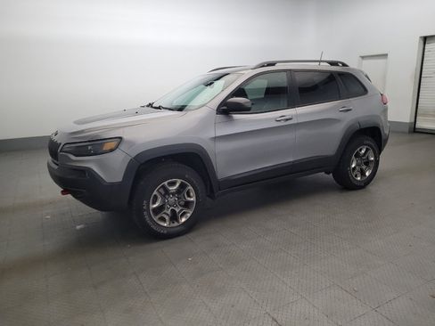 Used 2019 Jeep Cherokee Trailhawk w/ Comfort/Convenience Group image 2