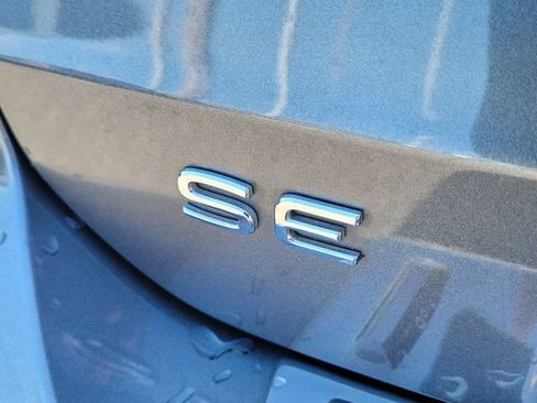 Certified 2023 Volkswagen Taos SE FWD image 6