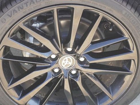 Used 2024 Toyota Camry XSE FWD image 11