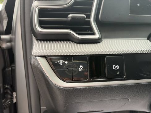 Used 2023 Kia Sportage LX FWD image 20
