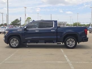 Used 2022 GMC Sierra 1500 Denali w/ Driver Alert Package II AWD/4WD video 4