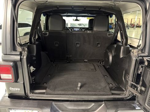 Used 2021 Jeep Wrangler Unlimited Sahara w/ Uconnect 4C Nav & Sound Group AWD/4WD image 12