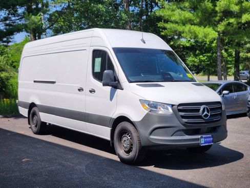 Used 2025 Mercedes-Benz Sprinter 2500 image 7