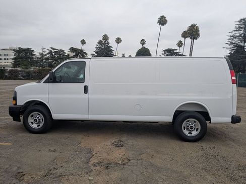 New 2026 GMC Savana 2500 Extended w/ Driver Convenience Package RWD image 9