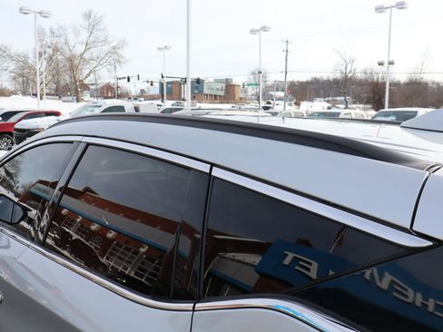 Used 2017 Nissan Murano SV w/ Premium Plus Package image 32