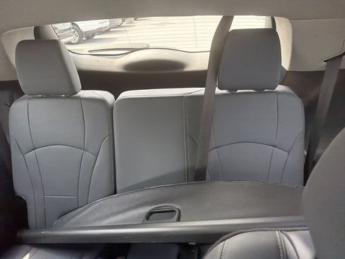 Used 2021 Buick Enclave Essence w/ LPO, Hit The Road Package AWD/4WD image 26