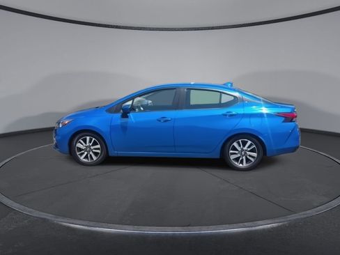 Used 2020 Nissan Versa SV FWD image 5