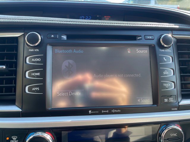 Used 2019 Toyota Highlander XLE AWD/4WD image 34