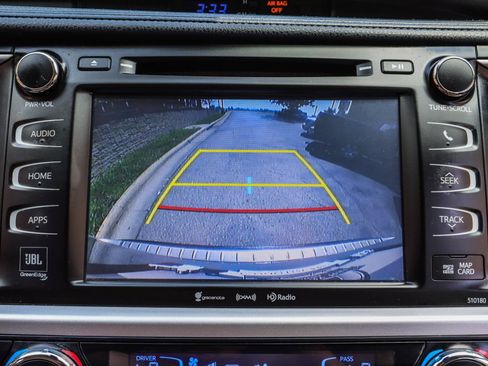 Used 2017 Toyota Highlander Limited AWD/4WD image 9