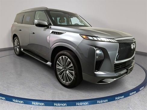 Certified 2025 INFINITI QX80 Sensory image 3