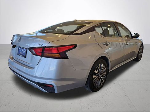 Used 2023 Nissan Altima 2.5 SV image 7