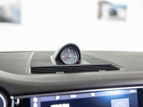 Used 2019 Porsche Panamera image 27