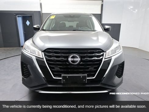 Used 2022 Nissan Kicks S FWD image 2