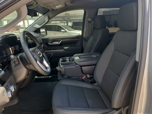 Used 2025 GMC Sierra 1500 Elevation image 13