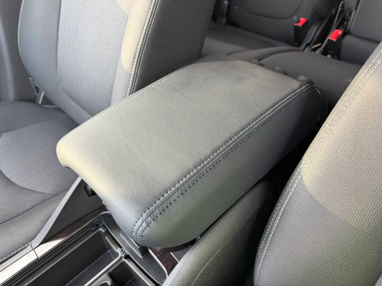 Used 2015 Chevrolet Traverse LT FWD image 28