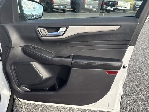 Used 2022 Ford Escape SEL w/ Technology Package image 14